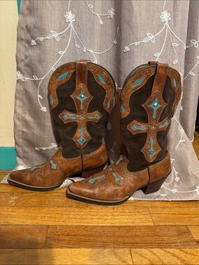 ARIAT Brown Leather Western Boots with Turquoise Cross Inlay